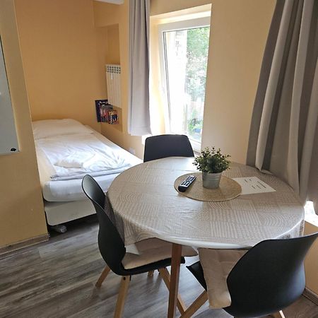 Pension 11 Apartments By Lorenc Berlino Esterno foto