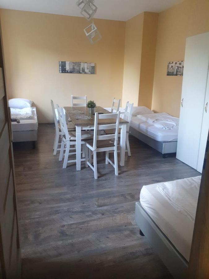 Pension 11 Apartments By Lorenc Berlino Esterno foto