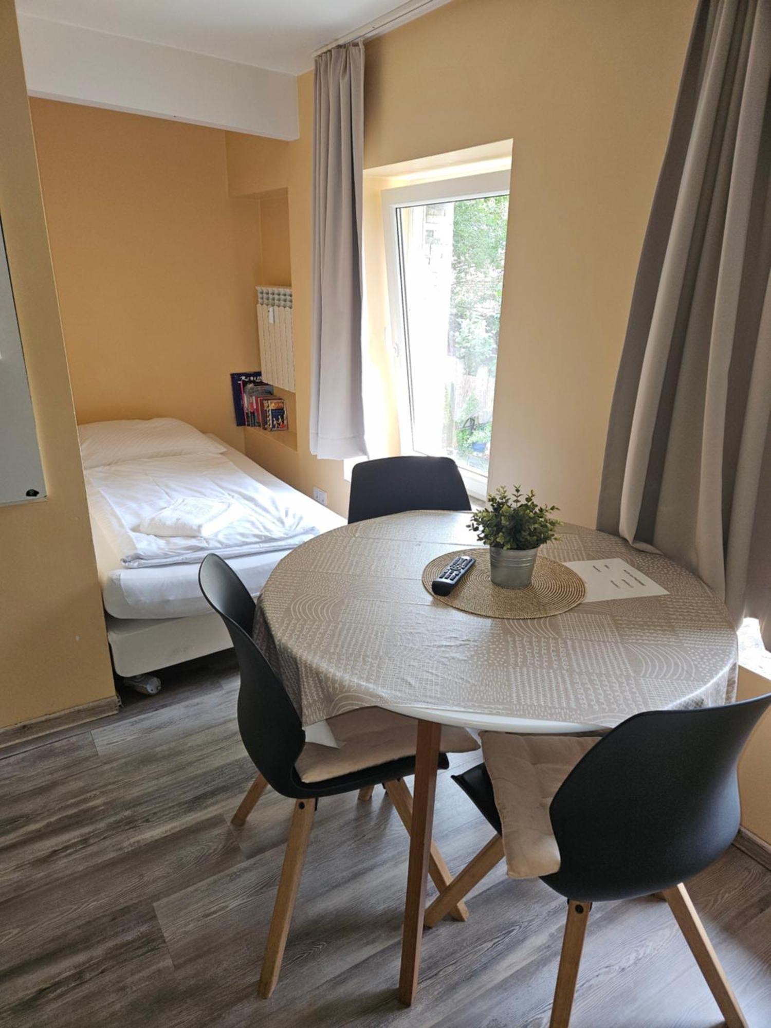 Pension 11 Apartments By Lorenc Berlino Esterno foto
