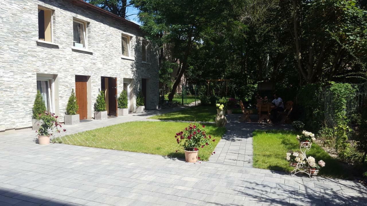 Pension 11 Apartments By Lorenc Berlino Esterno foto