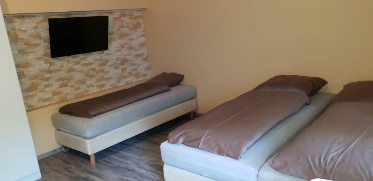 Pension 11 Apartments By Lorenc Berlino Esterno foto