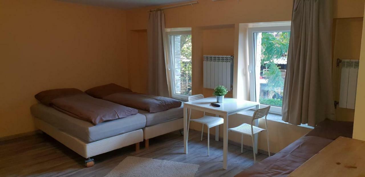 Pension 11 Apartments By Lorenc Berlino Esterno foto
