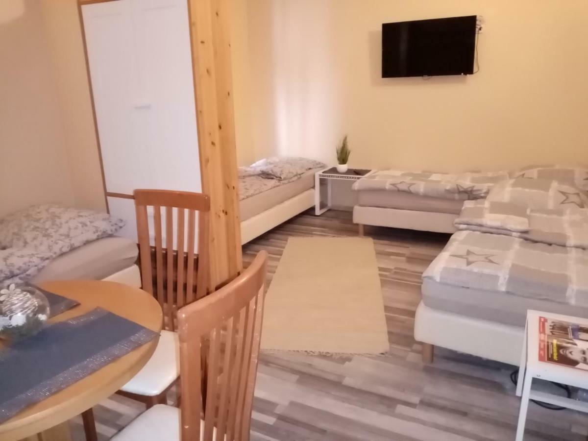 Pension 11 Apartments By Lorenc Berlino Esterno foto